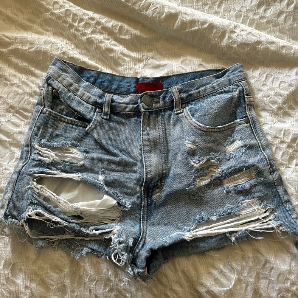 Distressed Sigature 8 Jean short